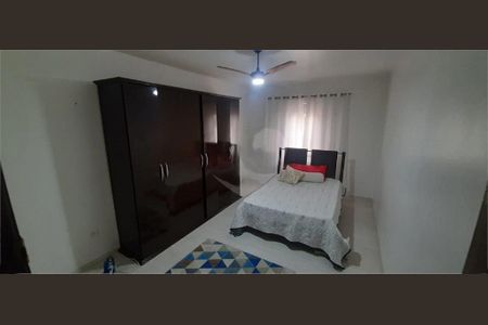 Casa à venda com 4 quartos, 200m² em Jardim das Flores, São Paulo