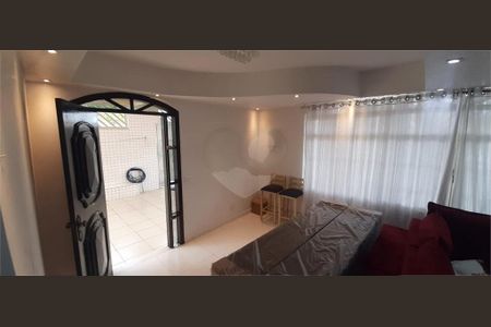 Casa à venda com 4 quartos, 200m² em Jardim das Flores, São Paulo