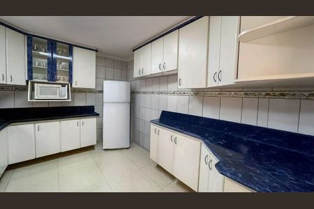 Casa à venda com 3 quartos, 145m² em Parque Sao Domingos, São Paulo