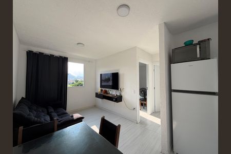 Sala de apartamento para alugar com 2 quartos, 61m² em Taquara, Rio de Janeiro