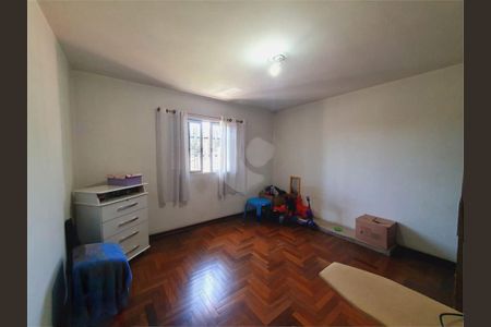 Casa à venda com 3 quartos, 200m² em Vila Tiradentes, São Paulo