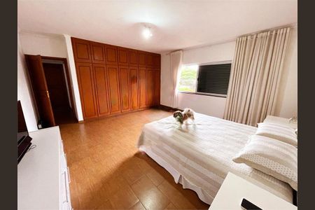 Casa à venda com 517m², 4 quartos e 6 vagas