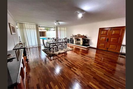 Casa à venda com 4 quartos, 517m² em Interlagos, São Paulo