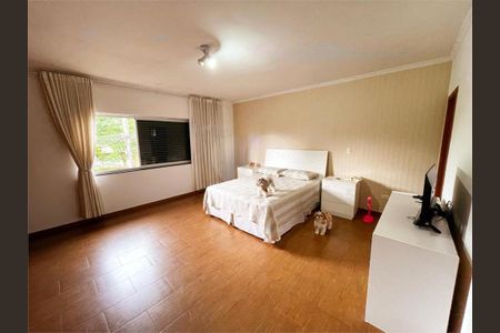 Casa à venda com 517m², 4 quartos e 6 vagas