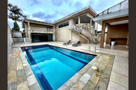 Casa à venda com 517m², 4 quartos e 6 vagas