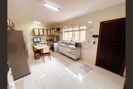 Casa à venda com 517m², 4 quartos e 6 vagas