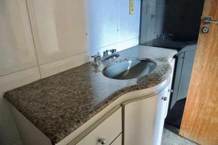 Apartamento para alugar com 100m², 3 quartos e 2 vagasSuíte - Banheiro