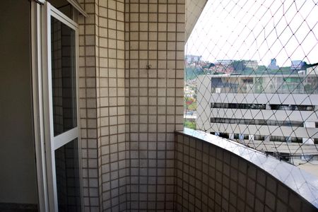 Apartamento para alugar com 100m², 3 quartos e 2 vagasSala - Varanda
