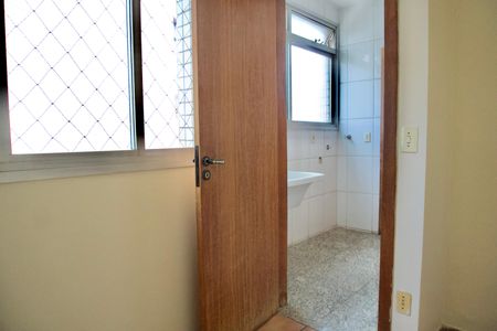 Apartamento para alugar com 100m², 3 quartos e 2 vagasÁrea de Serviço - Quarto