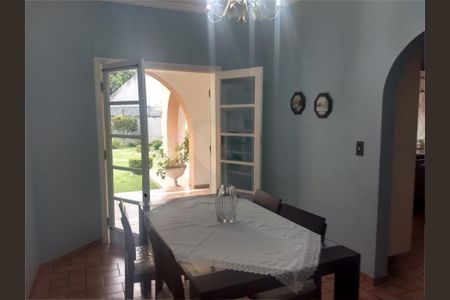 Casa à venda com 520m², 4 quartos e 6 vagas