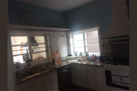 Casa à venda com 520m², 4 quartos e 6 vagas