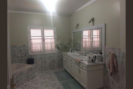 Casa à venda com 520m², 4 quartos e 6 vagas