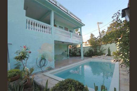 Casa à venda com 248m², 4 quartos e 5 vagas