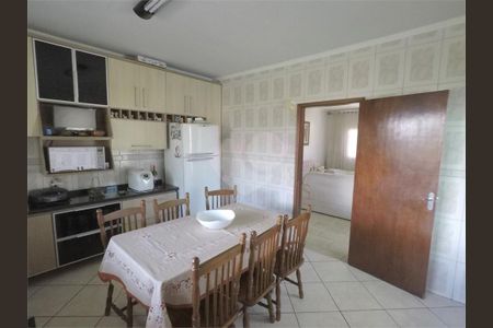 Casa à venda com 248m², 4 quartos e 5 vagas