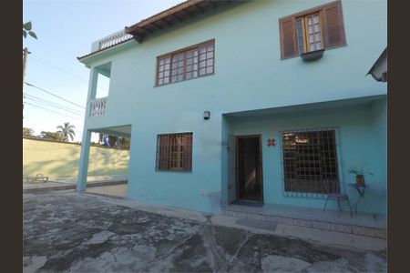 Casa à venda com 248m², 4 quartos e 5 vagas