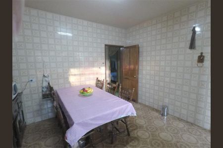Casa à venda com 4 quartos, 248m² em Jardim Santa Helena, São Paulo