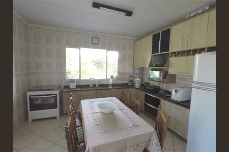 Casa à venda com 248m², 4 quartos e 5 vagas