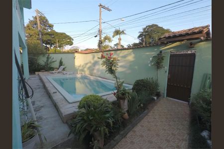 Casa à venda com 248m², 4 quartos e 5 vagas