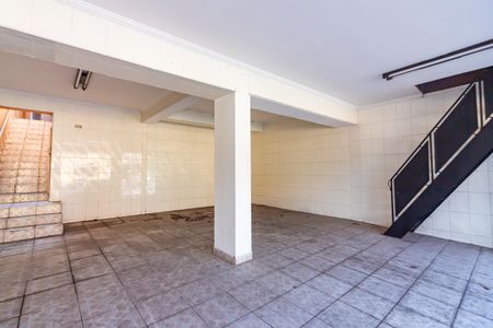 Casa à venda com 170m², 2 quartos e 4 vagas Casa à venda com 170m², 2 quartos e 4 vagasGaragem