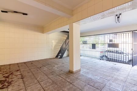 Casa à venda com 170m², 2 quartos e 4 vagas Casa à venda com 170m², 2 quartos e 4 vagasGaragem