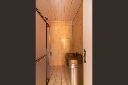 Casa à venda com 170m², 2 quartos e 4 vagas Casa à venda com 170m², 2 quartos e 4 vagasBanheiro 2