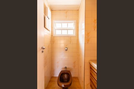 Casa à venda com 170m², 2 quartos e 4 vagas Casa à venda com 170m², 2 quartos e 4 vagasBanheiro