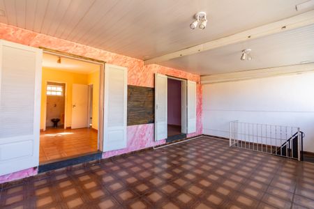 Casa à venda com 170m², 2 quartos e 4 vagas Casa à venda com 170m², 2 quartos e 4 vagasvaranda