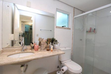 Casa de condomínio para alugar com 368m², 3 quartos e 3 vagasBanheiro 2