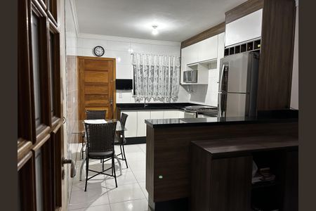 Casa para alugar com 110m², 3 quartos e 2 vagasCozinha
