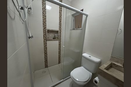 Casa para alugar com 110m², 3 quartos e 2 vagasBanheiro 