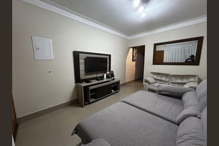 Casa para alugar com 110m², 3 quartos e 2 vagasSala