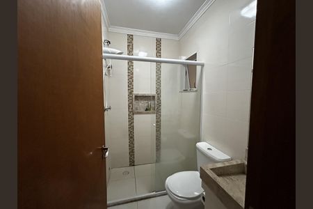 Casa para alugar com 110m², 3 quartos e 2 vagasBanheiro 