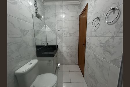 Casa para alugar com 110m², 3 quartos e 2 vagasBanheiro 