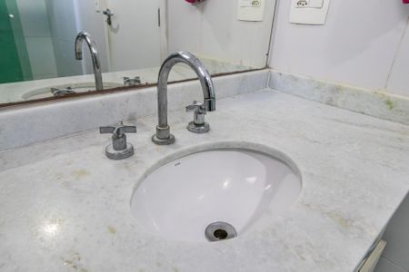 Apartamento à venda com 75m², 3 quartos e 2 vagasBanheiro Social