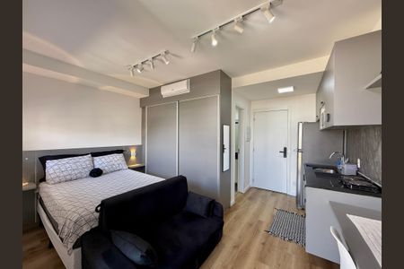 Quarto de kitnet/studio para alugar com 1 quarto, 27m² em Jardim das Acacias, São Paulo