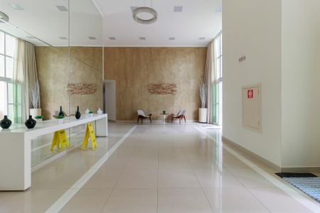 Apartamento para alugar com 70m², 2 quartos e 2 vagasHall social