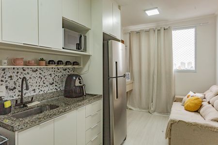 Sala e Cozinha de apartamento para alugar com 1 quarto, 27m² em Vila Moraes, São Paulo
