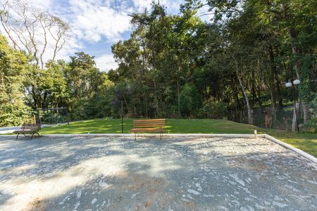 Casa de condomínio à venda com 320m², 4 quartos e 4 vagas Casa de condomínio à venda com 320m², 4 quartos e 4 vagasQuintal