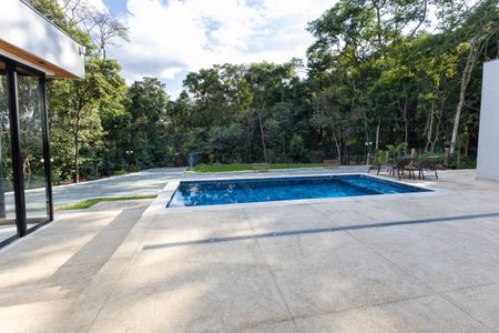 Casa de condomínio à venda com 320m², 4 quartos e 4 vagas Casa de condomínio à venda com 320m², 4 quartos e 4 vagasÁrea da Piscina