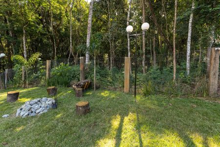 Casa de condomínio à venda com 320m², 4 quartos e 4 vagas Casa de condomínio à venda com 320m², 4 quartos e 4 vagasFogueira