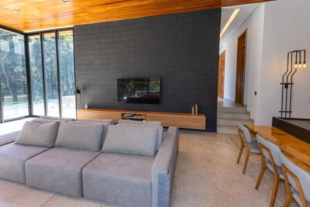 Sala de TV de casa de condomínio à venda com 4 quartos, 320m² em Jardins de Petrópolis, Nova Lima