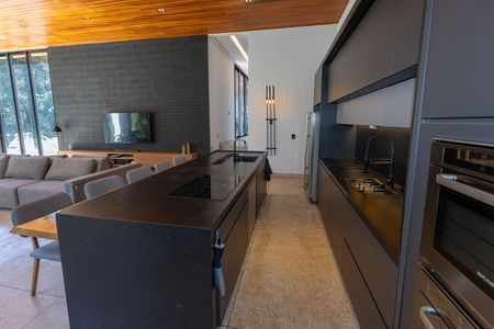 Casa de condomínio à venda com 320m², 4 quartos e 4 vagas Casa de condomínio à venda com 320m², 4 quartos e 4 vagasCozinha