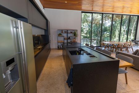 Casa de condomínio à venda com 320m², 4 quartos e 4 vagas Casa de condomínio à venda com 320m², 4 quartos e 4 vagasCozinha