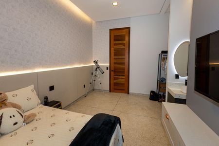 Casa de condomínio à venda com 320m², 4 quartos e 4 vagas Casa de condomínio à venda com 320m², 4 quartos e 4 vagasSemi Suíte 1
