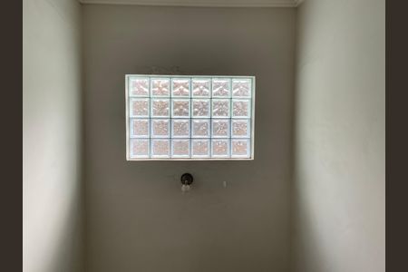 Casa à venda com 278m², 3 quartos e 8 vagasSala - Escada