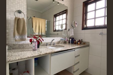 Casa à venda com 278m², 3 quartos e 8 vagasBanheiro da Suíte
