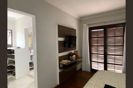 Casa à venda com 278m², 3 quartos e 8 vagasSuíte 
