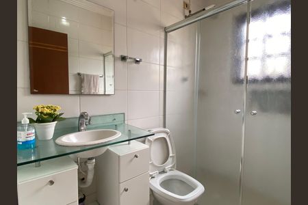 Casa à venda com 278m², 3 quartos e 8 vagasBanheiro 2