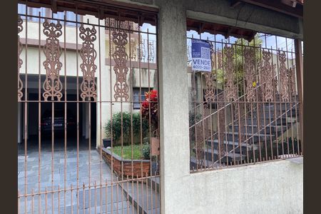 Casa à venda com 278m², 3 quartos e 8 vagasFachada