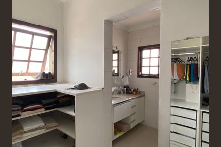 Casa à venda com 278m², 3 quartos e 8 vagasSuíte - Closet